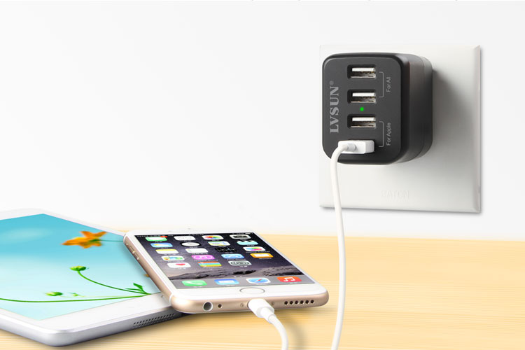 全球通4口USB旅行充電站  充電快且不傷機(jī)