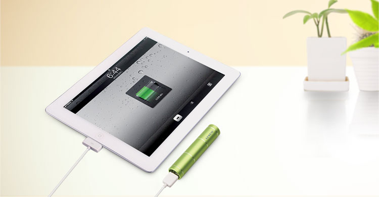 靈動(dòng)移動(dòng)電源LS-B260具有同步充放電功能