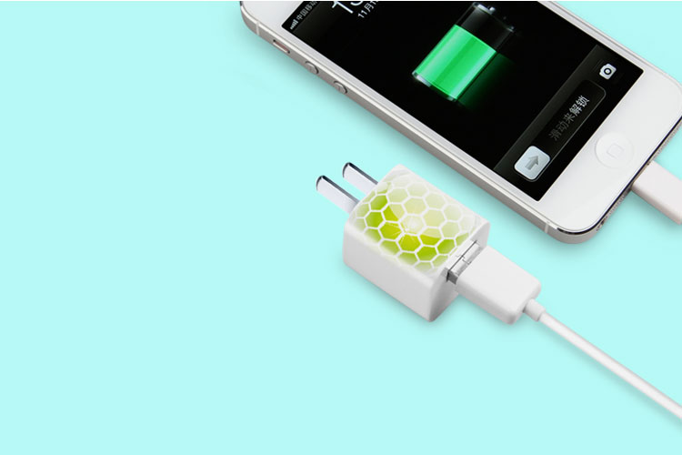 迷你USB充電器全球通用